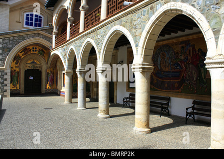 Kikkos Kykko Throni Kloster griechisch orthodoxe Kirche Troodos-Gebirge Zypressen EU Europäische Union Europa Stockfoto