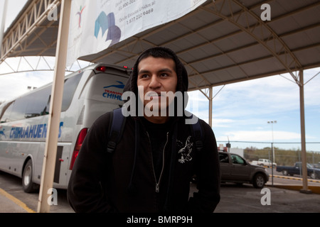 Illegaler Ausländer gefangen im Bereich Tucson Arizona durch das US Department of Homeland Security wird zurückgenommen, Ojinaga, Mexiko Stockfoto