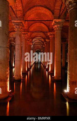 Istanbul. Turkei. Basilika Zisterne aka versunkene Palast. Yerebatan Saray (Sarnici). Stockfoto