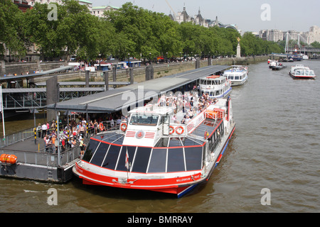 City Cruises Sportboote auf der Themse, London, England, Großbritannien Stockfoto