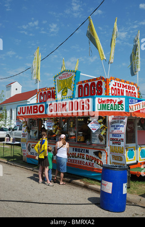 Eine Snack-Bar im Paseo Arts District der Innenstadt von Oklahoma City während des Memorial Day Arts Festival. Stockfoto