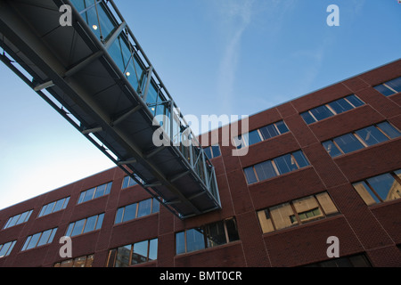 MITS Gebäude E40 (Muckley Gebäude) und Skybridge, E51 Stockfoto