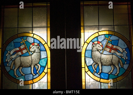 Glasmalerei Darstellung das Agnus Dei (The Lamb Of God) im Dom, Florenz, Italien Stockfoto