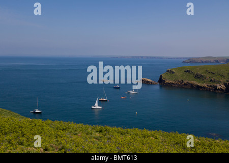 Boote verankert in North Haven, Skomer Island, Pembrokeshire, Wales. Stockfoto