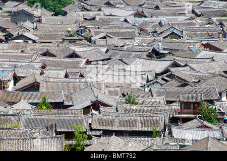 Draufsicht des Hauses Dächer Altstadt Lijiang Yunnan China Stockfoto