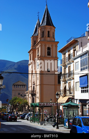 Kirche (Iglesia Parroquial Nuestra Senora De La Expctacion), Orgiva, Las Alpujarras, Provinz Granada, Andalusien, Spanien. Stockfoto