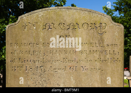 Großbritannien, England, Derbyshire, hoffe, St Peter Pfarrkirche der 1840er Jahre Eyre Familiengrab Stockfoto