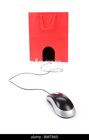 Isolierte Einkaufstasche und Computer-Maus, Konzept des e-Commerce Stockfoto