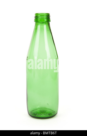 eine grüne Glasflasche mit weißem Hintergrund Stockfoto