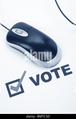 Abstimmung und Computer-Maus, Online-Voting Stockfoto