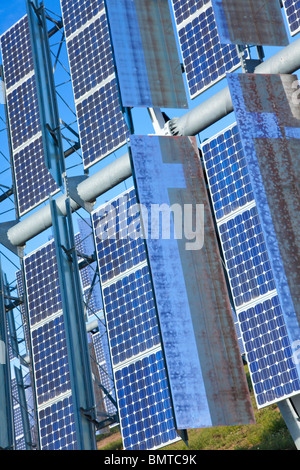 Nahaufnahme von einem Photovoltaik-Solar-Panel bietet Alternativen erneuerbaren Ökostrom Stockfoto