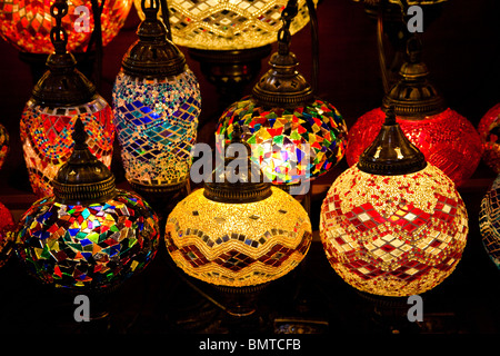 Innenbeleuchtung für Verkauf in den großen Basar, Istanbul, Türkei Stockfoto