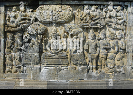 Indonesien-Java, Borobudur, vier bewaffnete Shiva/Vishnu. In Padmasana sitzen. 3. Galerie. Stockfoto