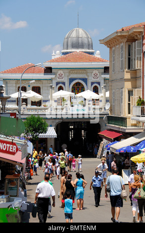 ISTANBUL, TÜRKEI. Der Fährhafen auf Buyukada, eines der Prinzeninseln im Marmarameer. 2009. Stockfoto