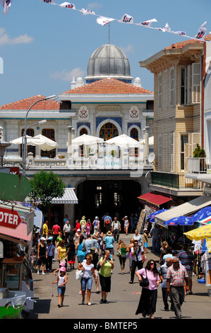 ISTANBUL, TÜRKEI. Der Fährhafen auf Buyukada, eines der Prinzeninseln im Marmarameer. 2009. Stockfoto