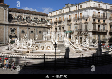 Der barocke Fontana Pretoria in der Piazza Pretoria, Palermo, Italien Stockfoto