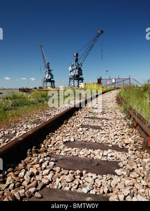 Stillgelegten Industrieareal im Kohle-Waschanlagen Wharf, Sheppey. Stockfoto