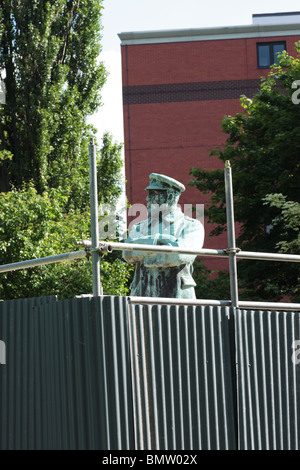 Statue von Kapitän Smith von der Titanic Lichfield-Staffordshire UK Stockfoto