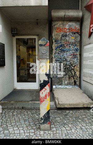 Stück der Berliner Mauer Berlin Deutschland Europa Stockfoto