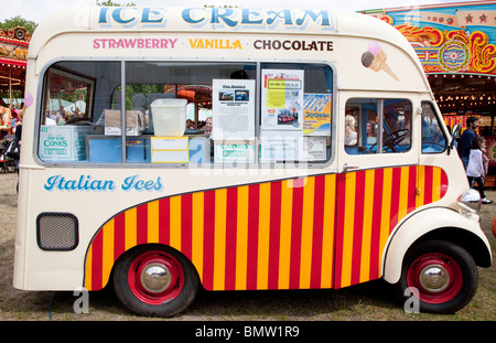 Altmodische Eiswagen am Londoner Messe Stockfoto