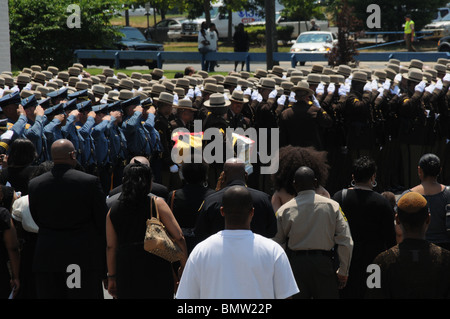 Tausende von Polizisten aus der ganzen Welt der USA auftauchte für die Beerdigung von der Maryland State Trooper, niedergeschossen wurde Stockfoto