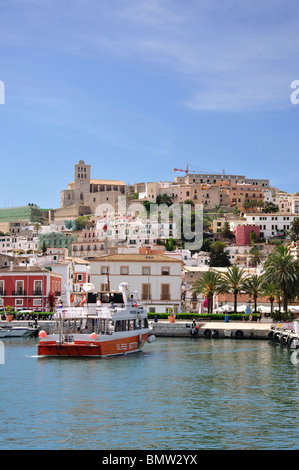 Blick auf Altstadt und Dalt Vila, Eivissa, Ibiza, Balearen, Spanien Stockfoto