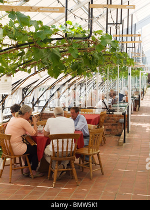 Café in einem restaurierten viktorianischen Weingut im Helmsley, North Yorkshire. Stockfoto