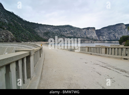 Die O' Shaughnessy Dam Hetch Hetchy Reservoir bilden. Stockfoto