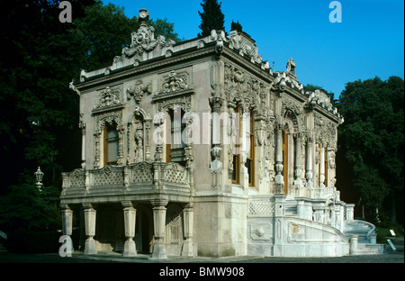 Ilhamur c19th zeremonielle Pavillon oder Barock-Kiosk in Ilhamur Gärten, Istanbul, Türkei Stockfoto