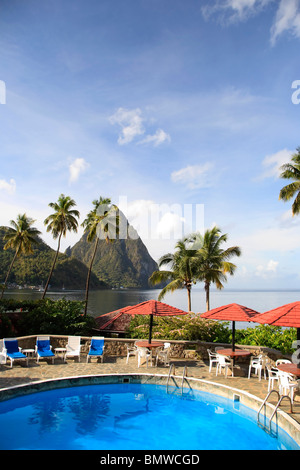 Karibik, St. Lucia, Soufriere, Petit Piton und Hummingbird Beach resort Stockfoto