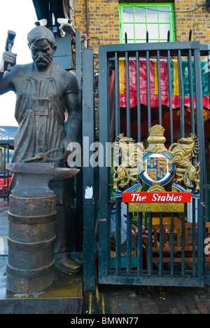 Tor zum nördlichen Stables Market Camden Town London England UK Europe Stockfoto