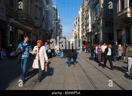 Istiklal Caddesi Straße Stadtteil Beyoglu Istanbul Türkei Europa Stockfoto