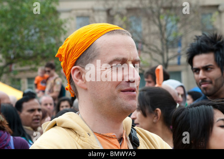 Moment der Ruhe an der Hare-Krishna-Chariot-Festival, Trafalgar Square, London, 20. Juni 2010, Großbritannien Stockfoto