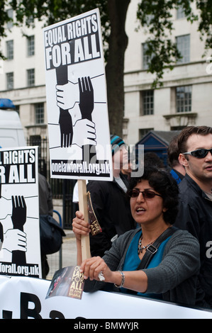 Ein Gesetz für alle anti-Scharia Demonstration, Whitehall, London, UK, 20. Juni 2010 Stockfoto