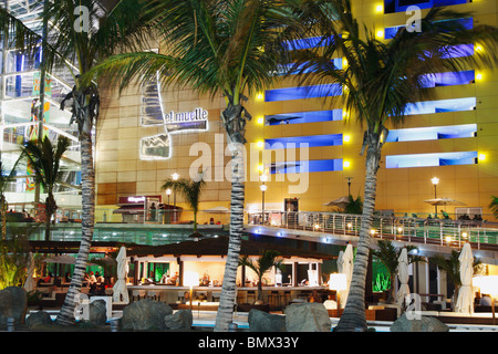 Centro Comercial El Muelle nahe Parque Santa Catalina in Las Palmas auf Gran Canaria Stockfoto