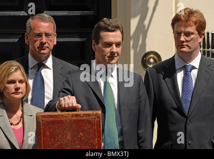 JUSTINE GREENING MARK HOBAN GEORGE OSBORNE & DANNY ALEXANDER Kanzler des Finanzministeriums 22. Juni 2010 11 DOWNING STREET LONDO Stockfoto