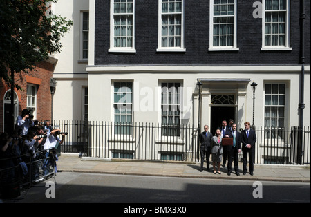 11 DOWNING STREET LORD SASSOON JUSTINE GREENING MARK HOBAN GEORGE OSBORNE DANNY ALEXANDER CHANCELLOR OF THE EXCHEQUER 22 Ju Stockfoto