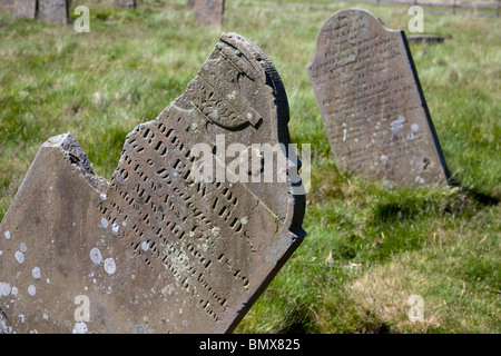Grabsteine aus der 1849 Cholera-Epidemie Cefn Golau Cholera Friedhof Tredegar Wales UK Stockfoto