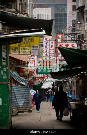 In Hong Kong Central District gibt es viele nasse Märkte und Einkaufsstraßen, die frenetische Charakter der Stadt prägen. Stockfoto