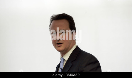 David Cameron mp bei Coplands Schule brent Stockfoto