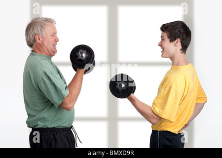 Vater und Sohn gemeinsam Gewichtheben Stockfoto