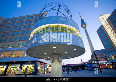 Weltzeituhr in Berlin alexanderplatz Stockfoto