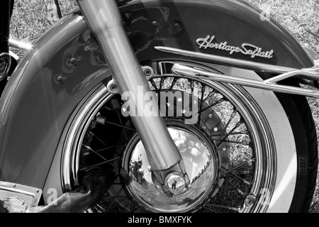 Ein schwarz-weiß Bild von einer Harley Davidson Radhaus Stockfoto