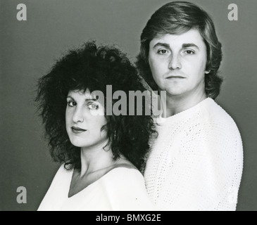 DAVID und ELIZABETH EMANUEL britische Modedesigner über 1981 Stockfoto