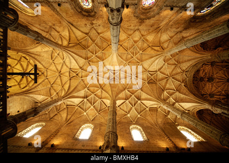 Decke in der Altarraum der Kirche Santa Maria Jeronimos Kloster Mosteiro DOS Jerominos in Belem, Lissabon, Portugal Stockfoto