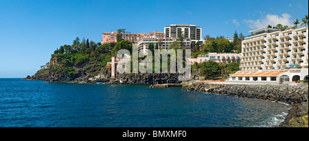 Panoramablick auf das Luxushotel an der Küste Resort Küste Funchal Madeira Portugal EU Europa Stockfoto