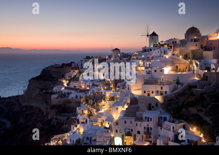 Griechenland, Kykladen, Santorini, Oia Stadt und Santorini Caldera Stockfoto