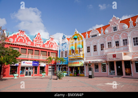 Die Straßen mit niederländischen Architektur in Oranjestad, Aruba, Niederländische Antillen. Stockfoto