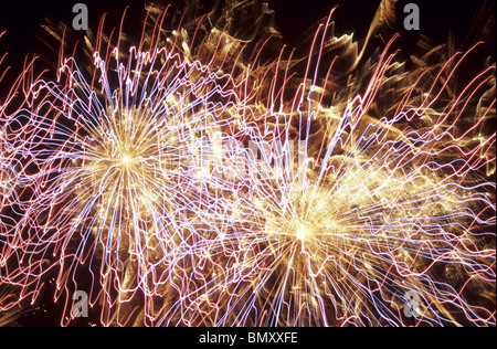 Das Feuerwerk bei der jährlichen Feuerwerk-Meisterschaft in der Stanford Hall in der Nähe von Lutterworth, Leicestershire, UK. Stockfoto