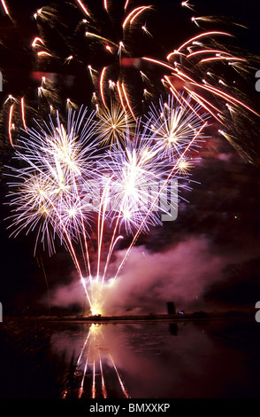 Das Feuerwerk bei der jährlichen Feuerwerk-Meisterschaft in der Stanford Hall in der Nähe von Lutterworth, Leicestershire, UK. Stockfoto